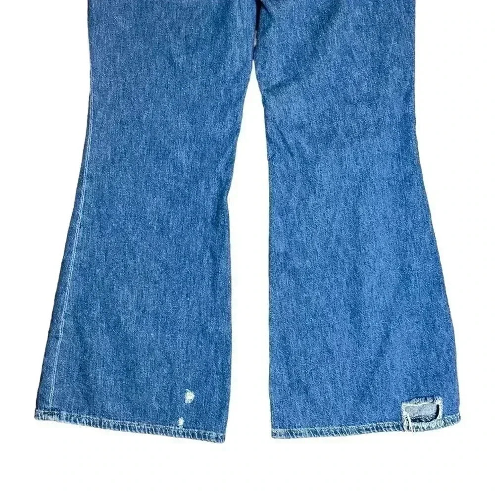 Free People We the Free Flare Leg Distressed Jeans Size 31 - Picture 6 of 8